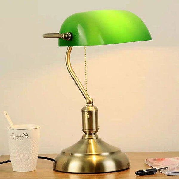 AntiqueLume – Refined Glass Table Lamp 3