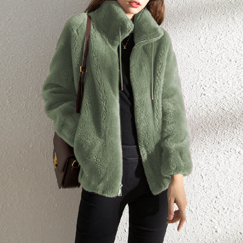 Aurora | Trendy Women’s Teddy Jacket for Casual Fashion Looks 3