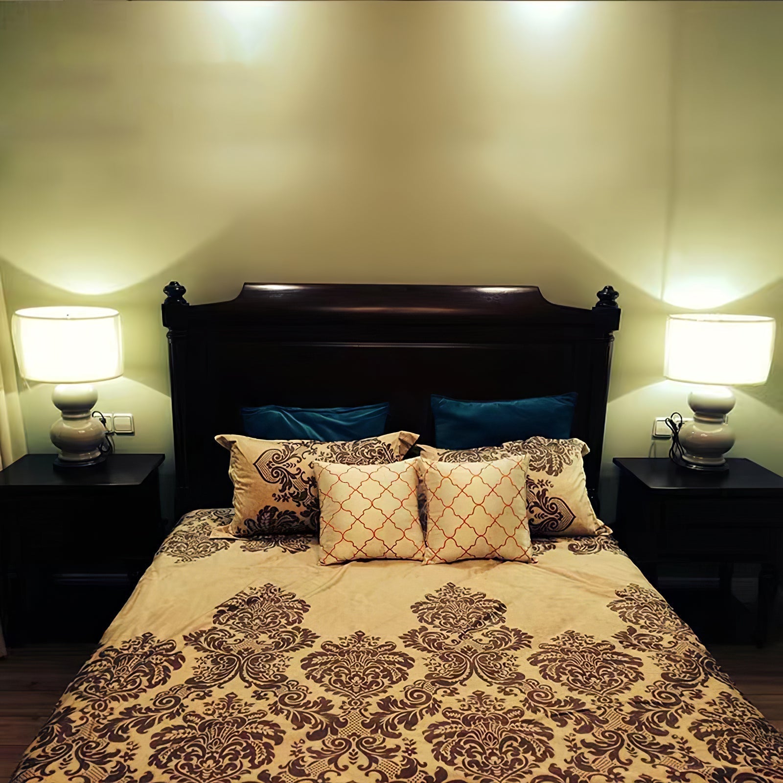 CeramicSphere - Table Lamp with Gourd-Inspired Shape and Cozy Radiance 7