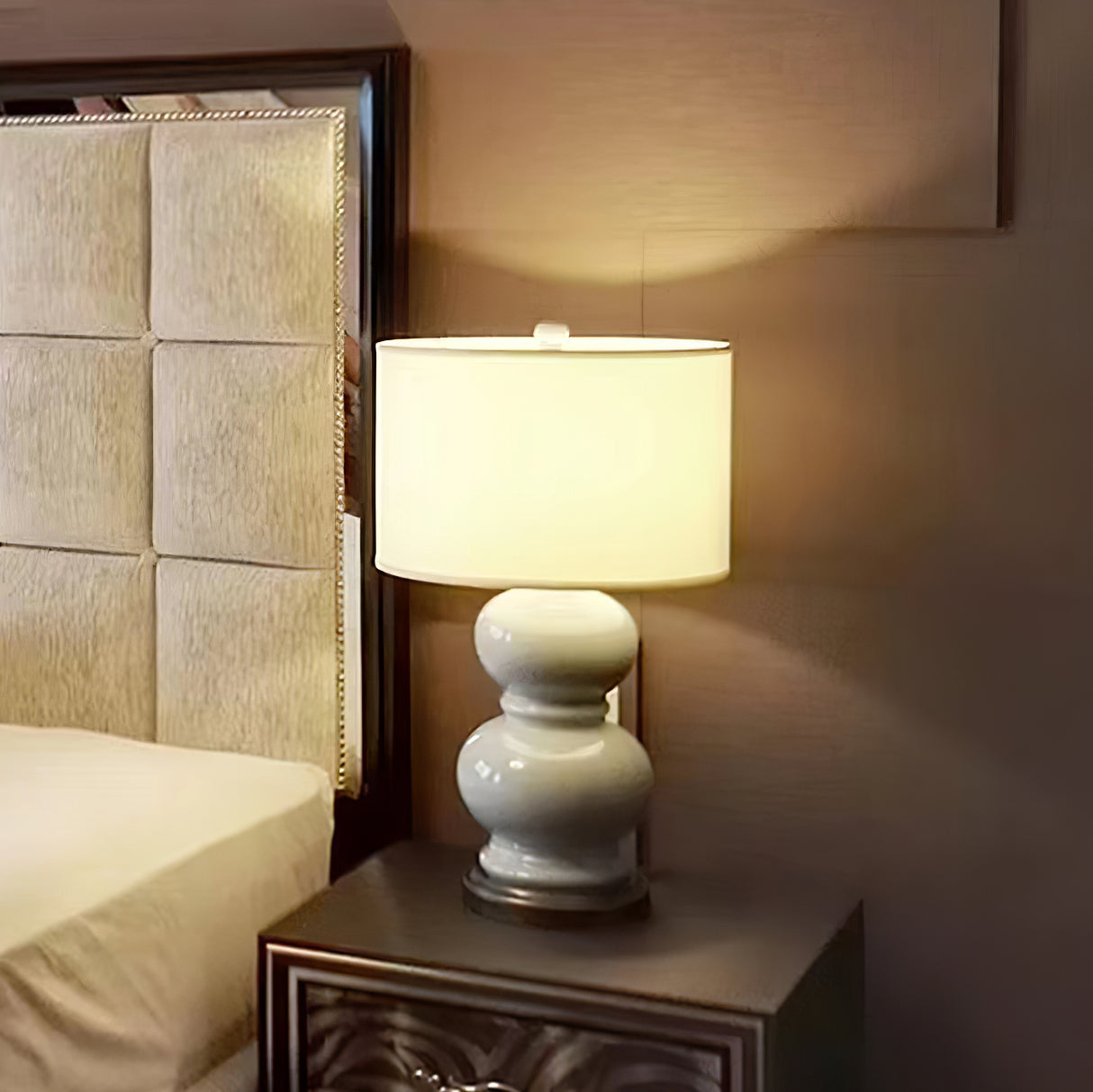 CeramicSphere - Table Lamp with Gourd-Inspired Shape and Cozy Radiance 8