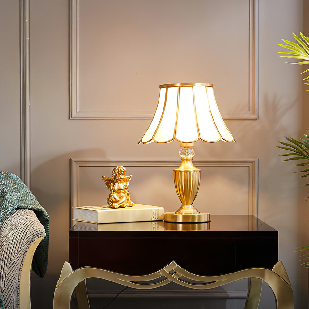 ChicLuxe – Minimalist Table Lamp with Gold Stem 3