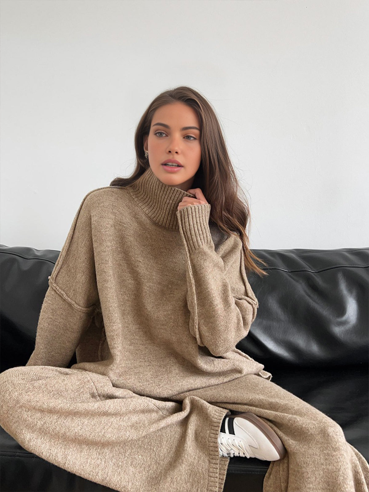 CozyKnit | Soft Stylish Womens Loungewear Set with Turtleneck and Wide-Leg Pants 4