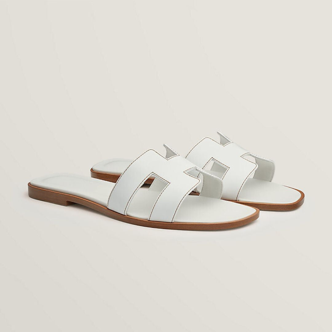 Cut-Out Strap Sandals in Flat Style 0
