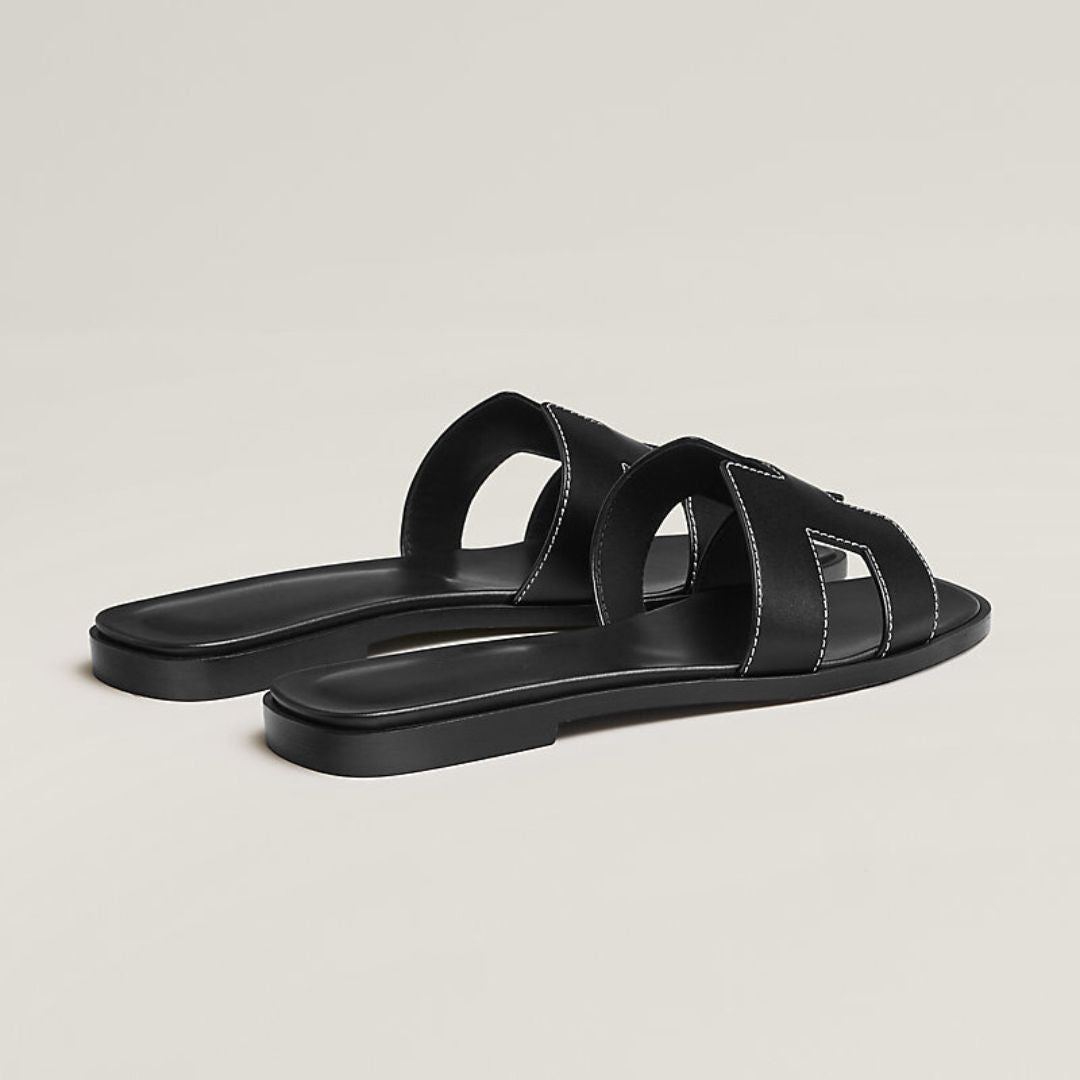 Cut-Out Strap Sandals in Flat Style 7