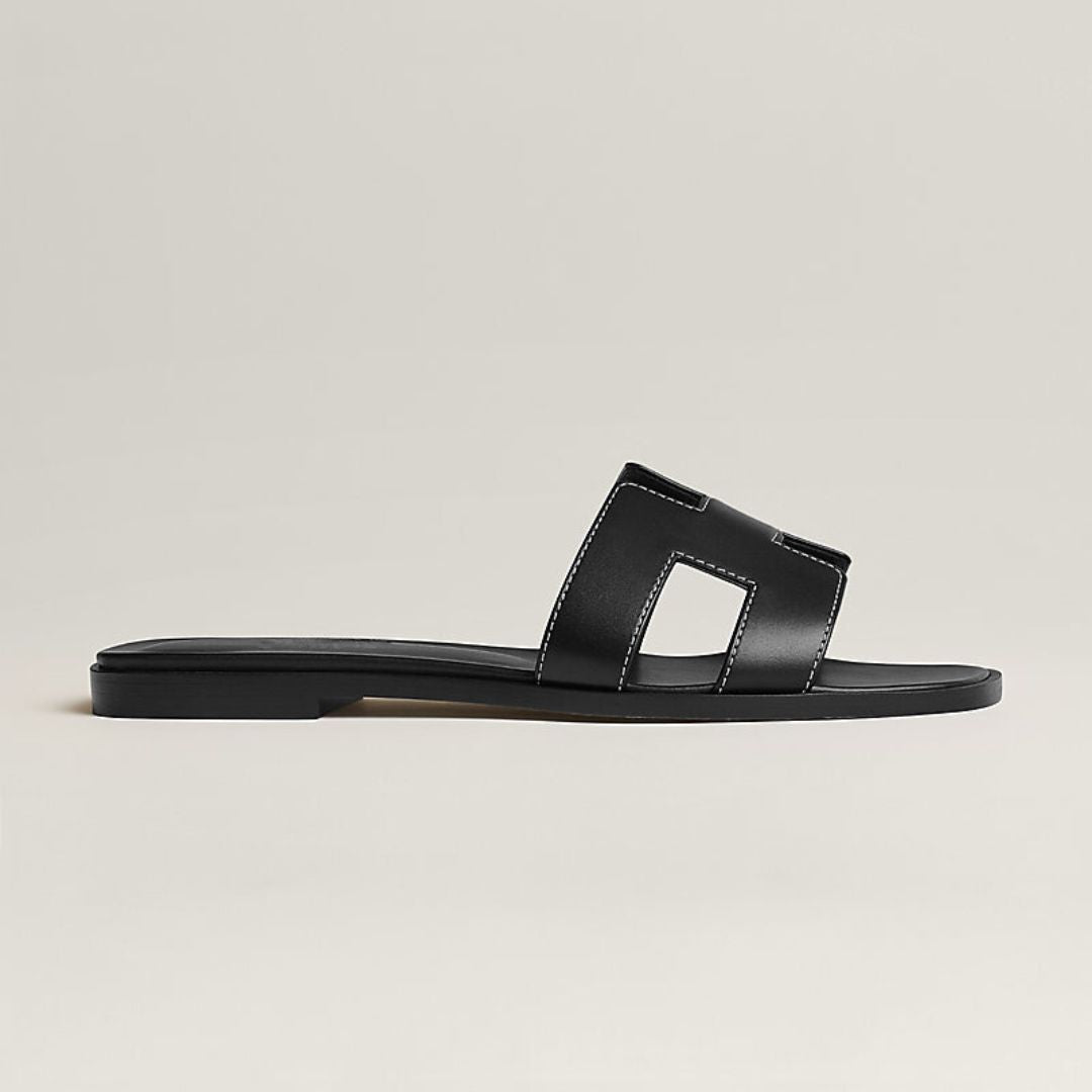 Cut-Out Strap Sandals in Flat Style 8