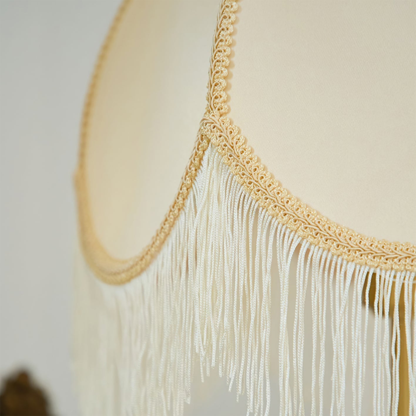 MarbleCharm – Rustic Table Lamp with Tassel Accent 4