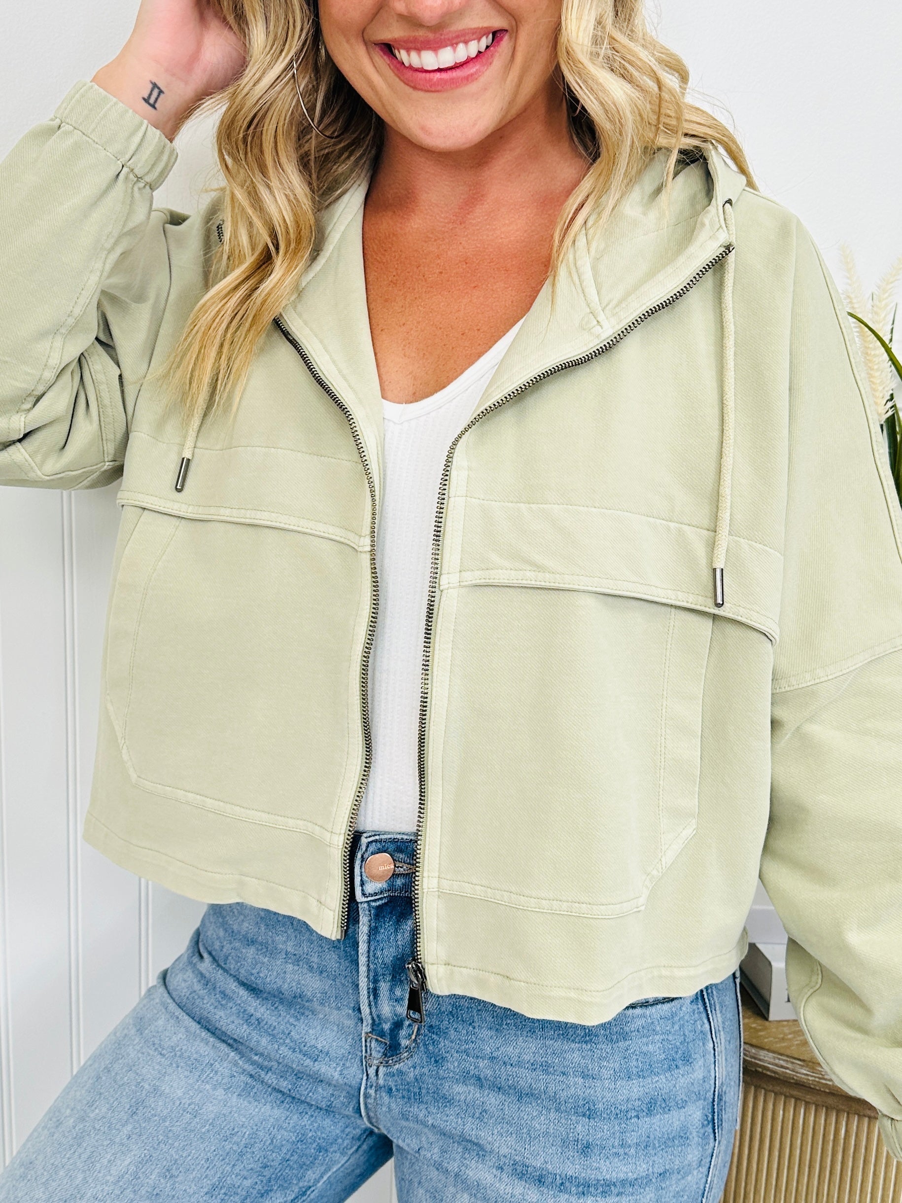 Marcelle du Bois | Luxurious Green Cotton Blend Coat with Stretch 2