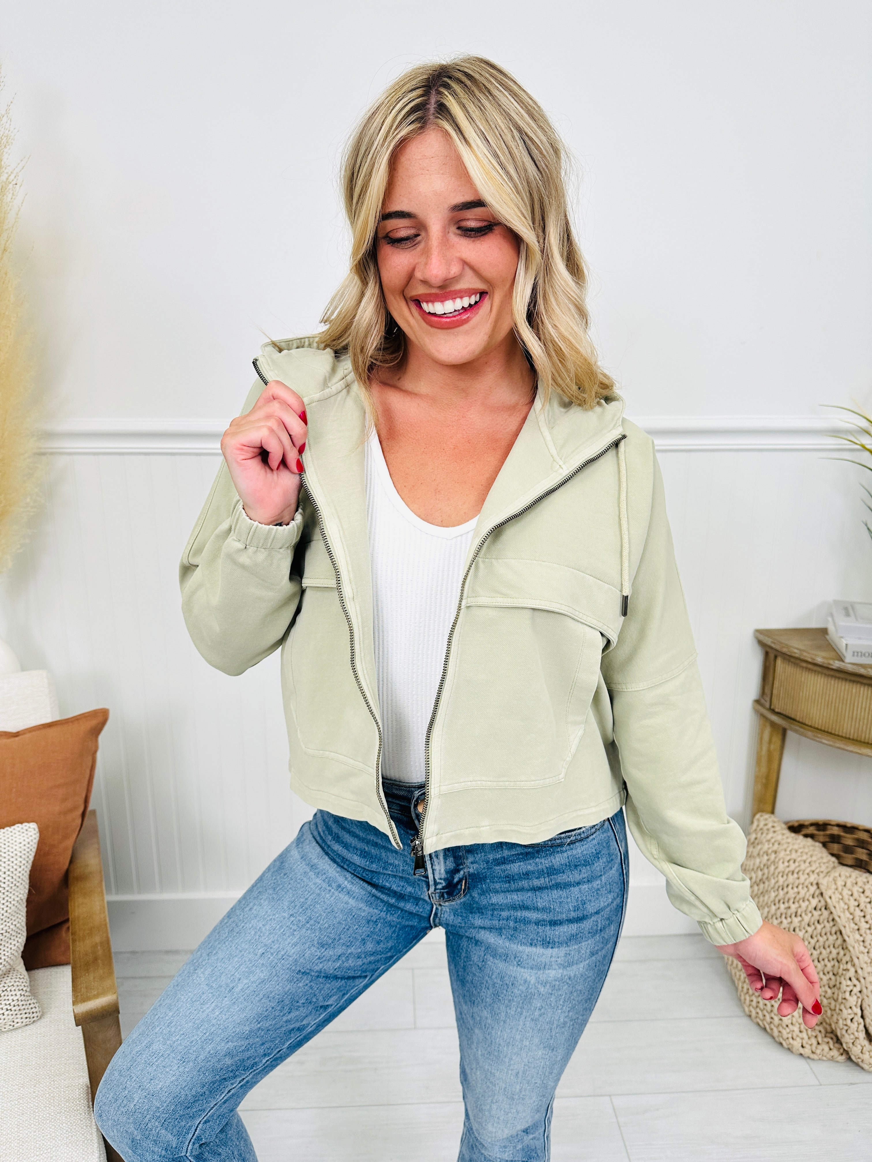 Marcelle du Bois | Luxurious Green Cotton Blend Coat with Stretch 3