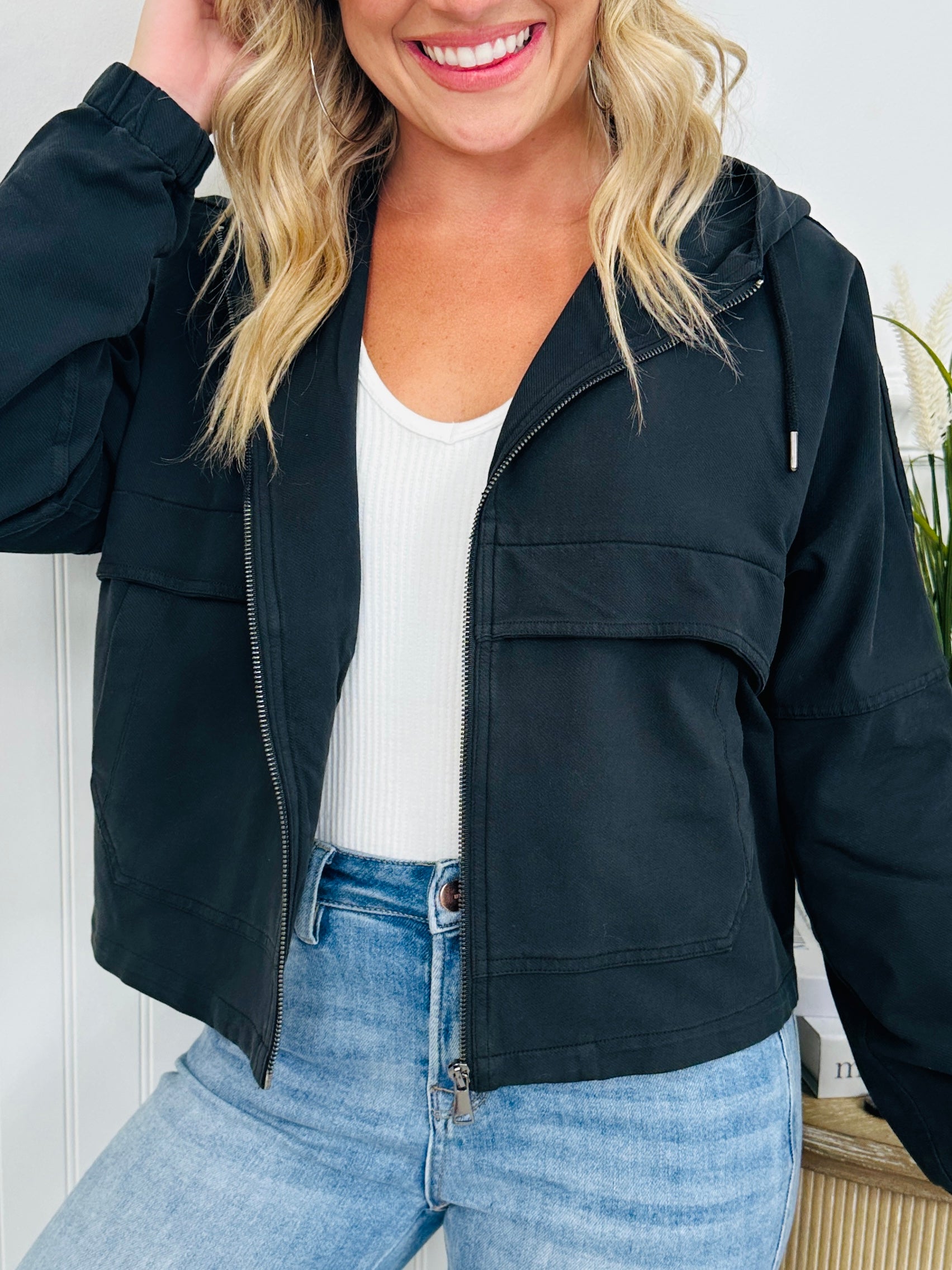 Marcelle du Bois | Luxurious Green Cotton Blend Coat with Stretch 7