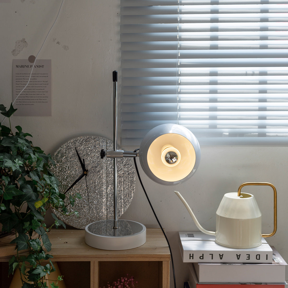 PivotGlow – Modern Adjustable Desk Light 4