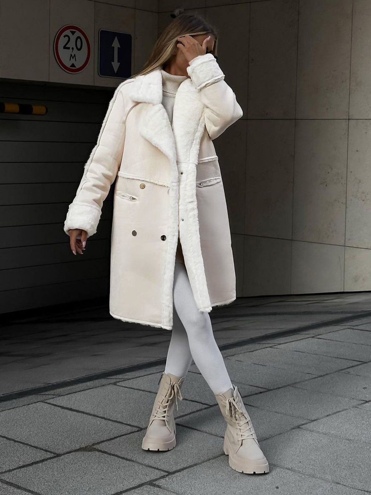 Clarissa | Elegant Women's Coat – Plus Size Winter Warmth with Soft Lapel 4