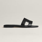Cut-Out Strap Sandals in Flat Style 8