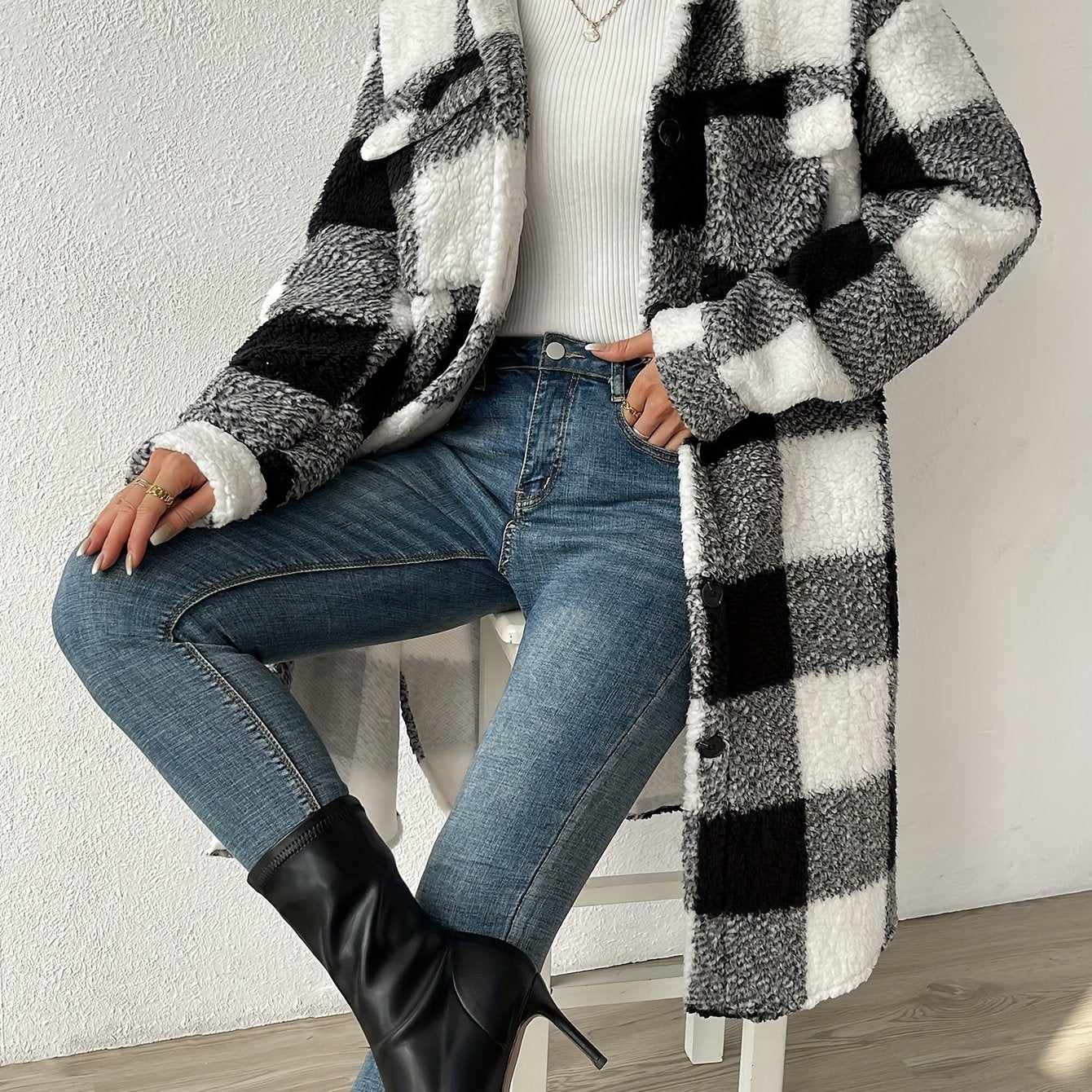 Evelyne | Cozy Women's Teddy Fleece Coat – Long Plaid Design for Winter 1