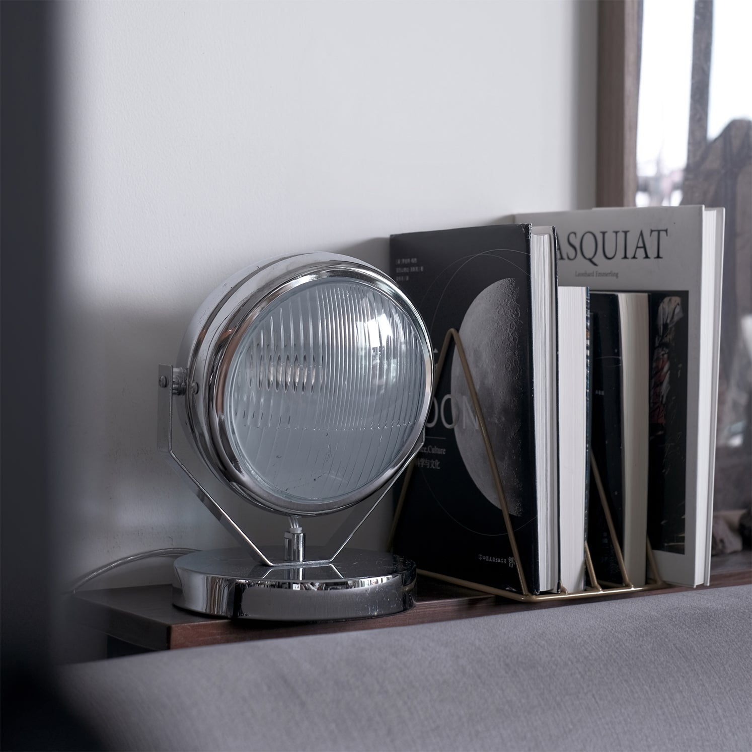 GlassMetal – Modern LED Table Lamp with Sleek Design 4