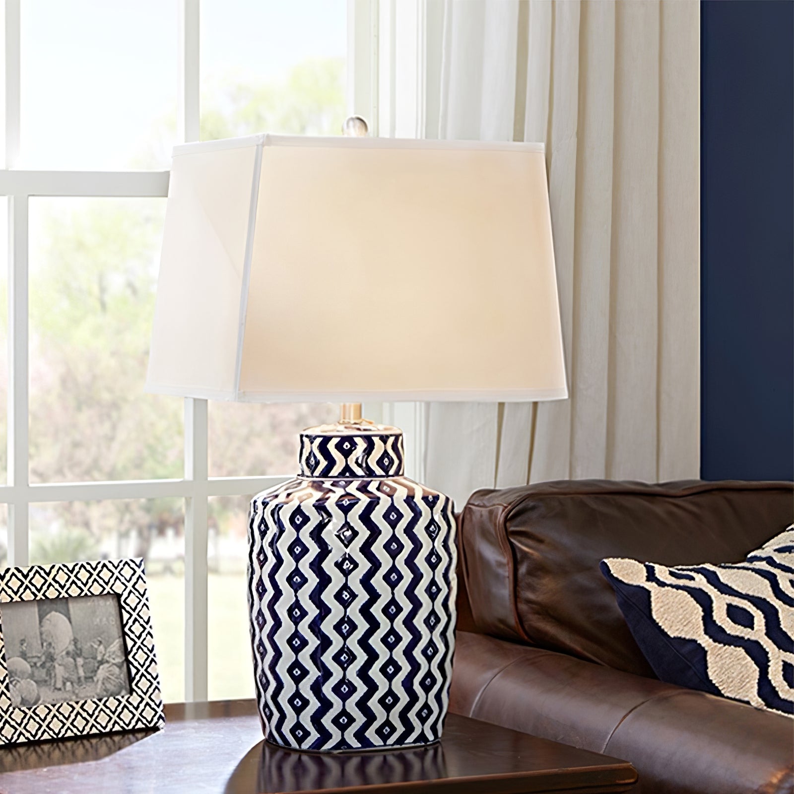 GlowBeryl - Table Lamp with Classic Style and Inviting Glow 1