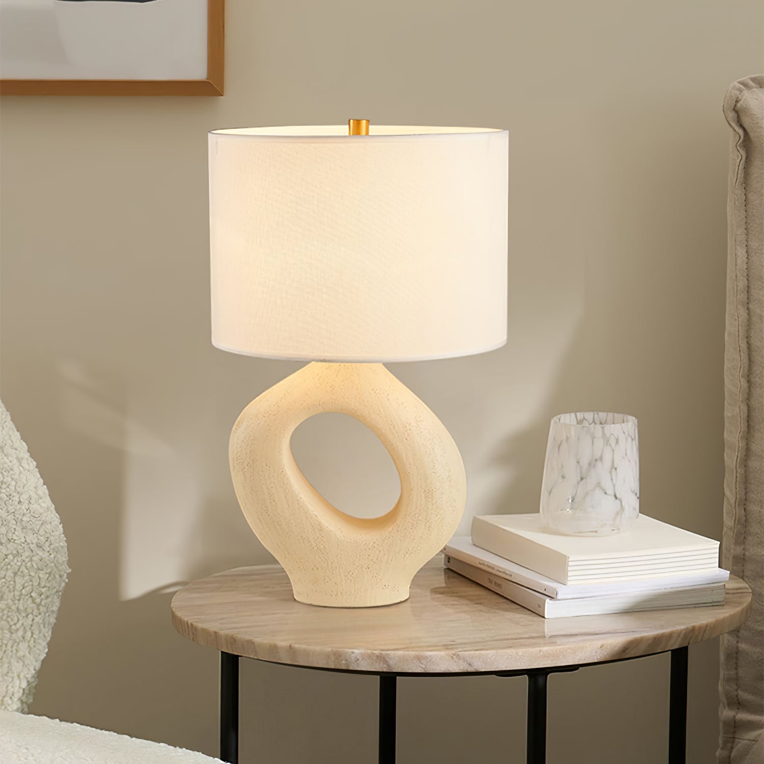 SculptGlow – Resin Table Lamp with Soft Linen Shade 2