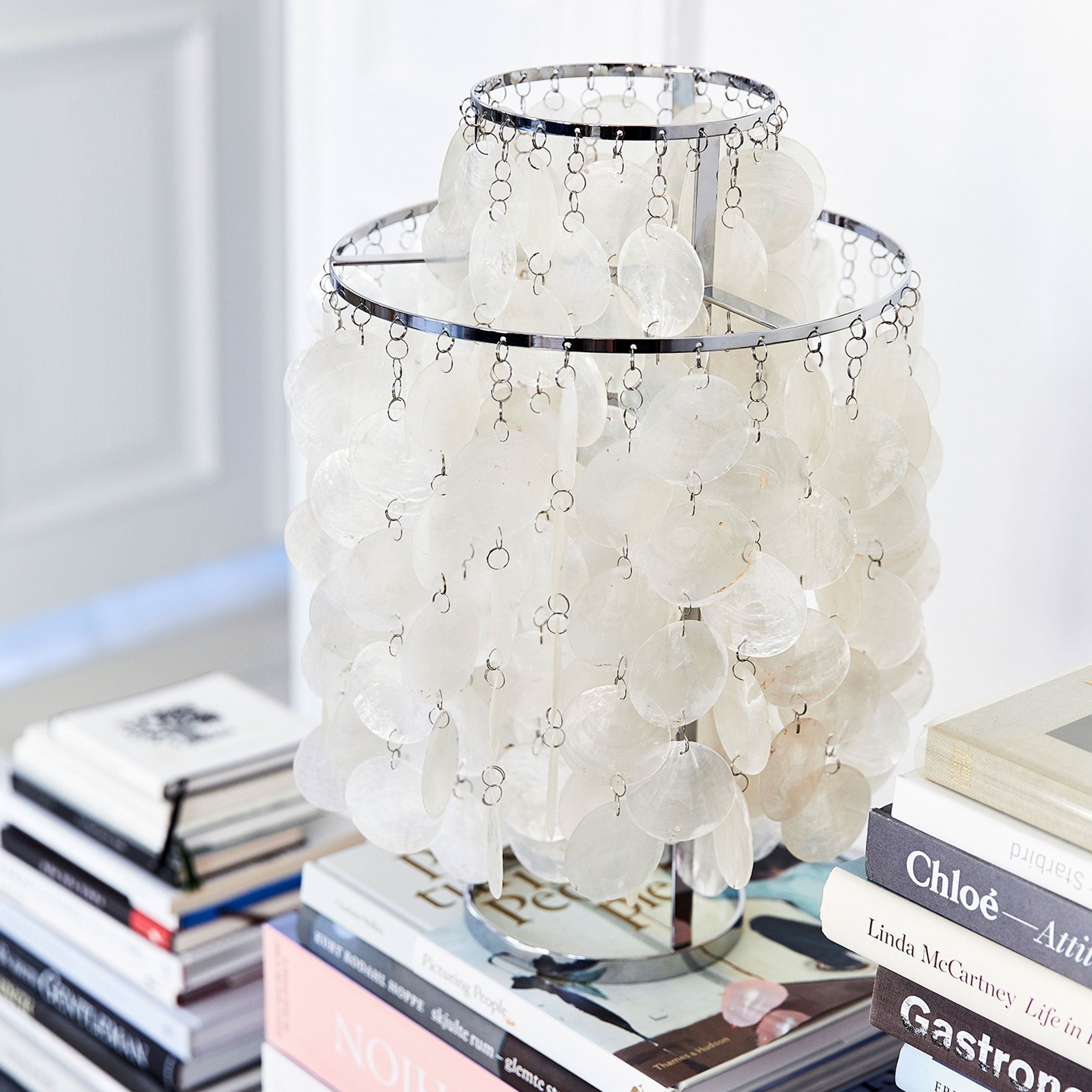 ShellLuxe - Table Lamp with Graceful Seashell Form and Comfortable Glow 0