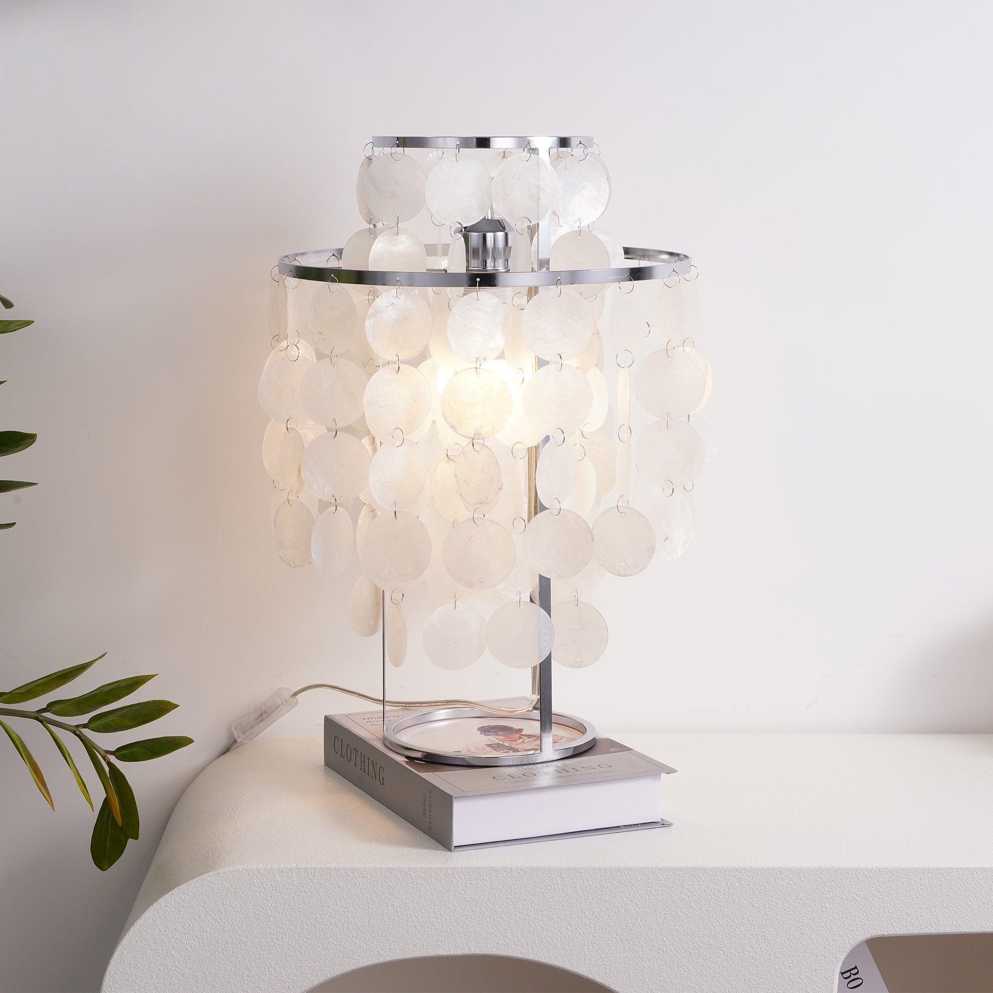 ShellLuxe - Table Lamp with Graceful Seashell Form and Comfortable Glow 2