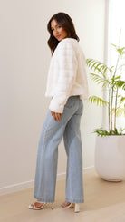 Stylish Women’s Quilted Faux Fur Cropped Jacket – Open Front Winter Coat with Structured Fit for Everyday Comfort 3