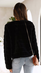 Stylish Women’s Quilted Faux Fur Cropped Jacket – Open Front Winter Coat with Structured Fit for Everyday Comfort 7